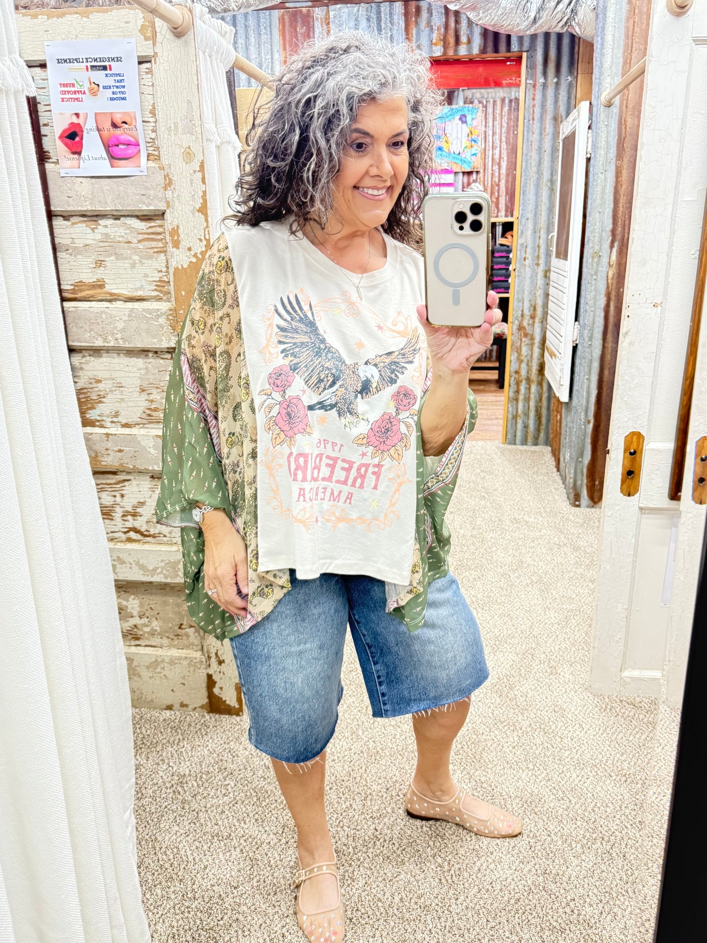 Free Bird America 1776 Graphic Sheer Sleeves Kaftan Top: ANTIQUE WHITE/GREEN