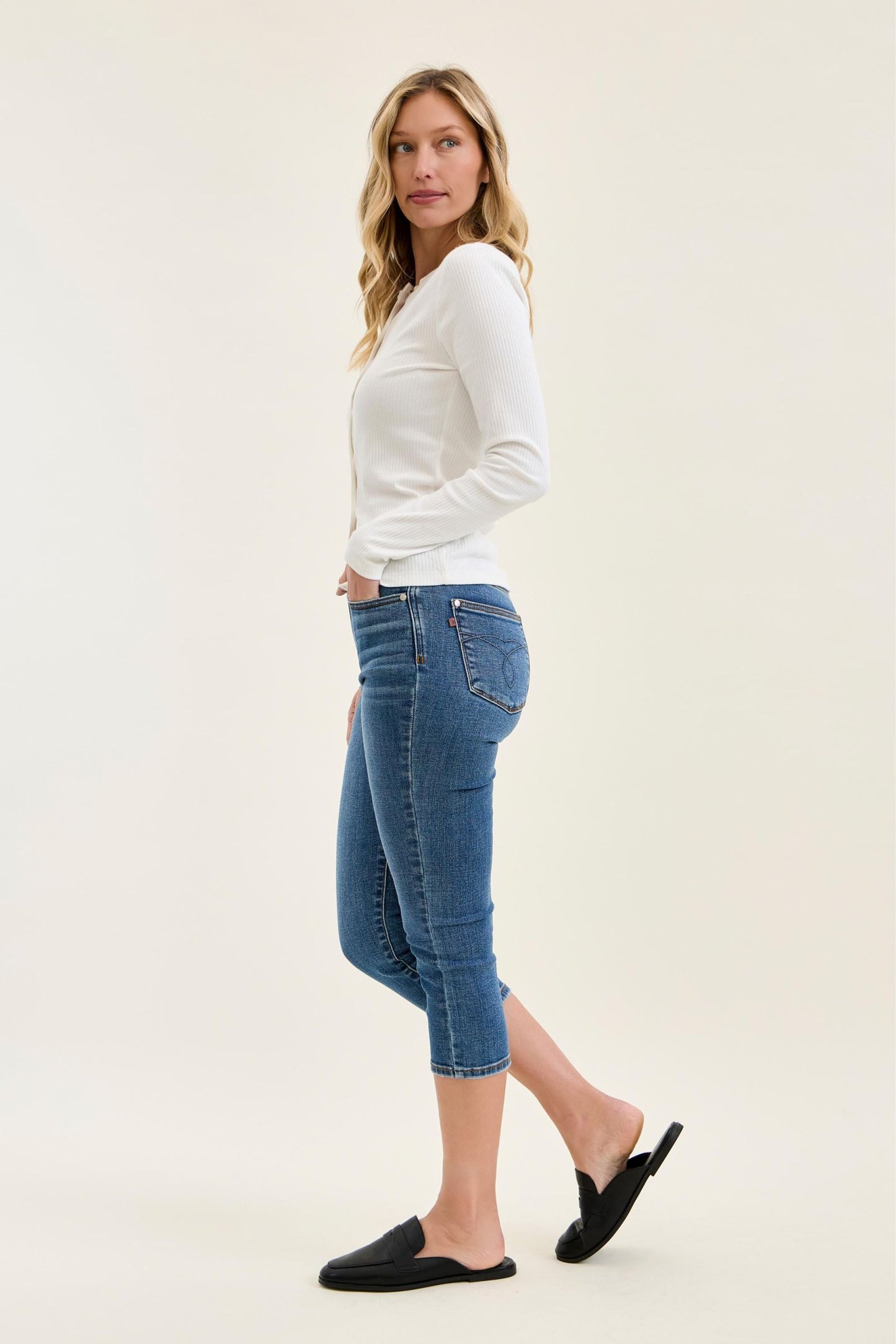 Judy Blue MR Capri Jeans 72122