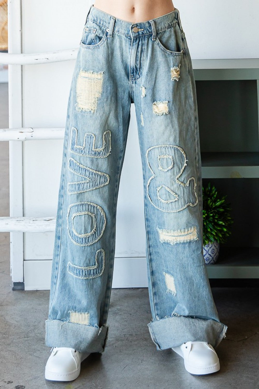 WASHED LOVE PATCH DENIM
