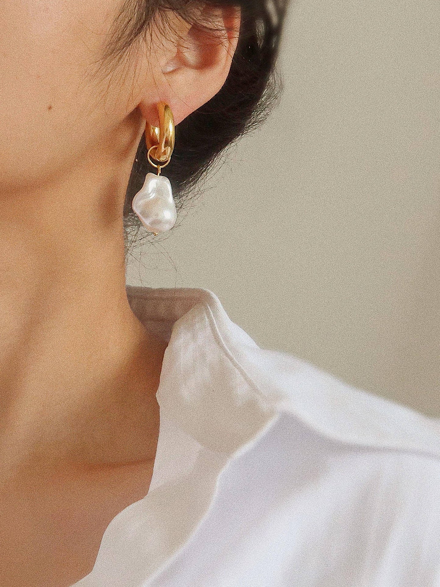 Oceana Gold Statement Large Pearl Earring: Yellow Gold