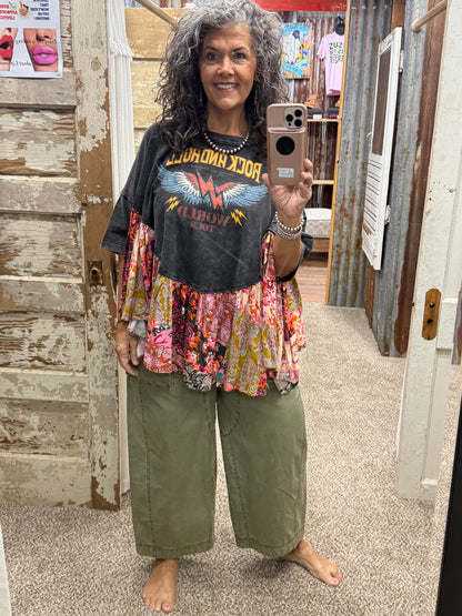 WASHED COTTON OVERSIZED POCKETS WIDE CARGO PANTS: VINTAGE OLIVE