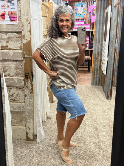 Scallop Trim Stripe Knit Top: MOCHA STRIPE