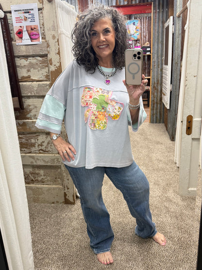 CLOUD BLUE FLORAL PATCH OVERSIZED WASHED TOP