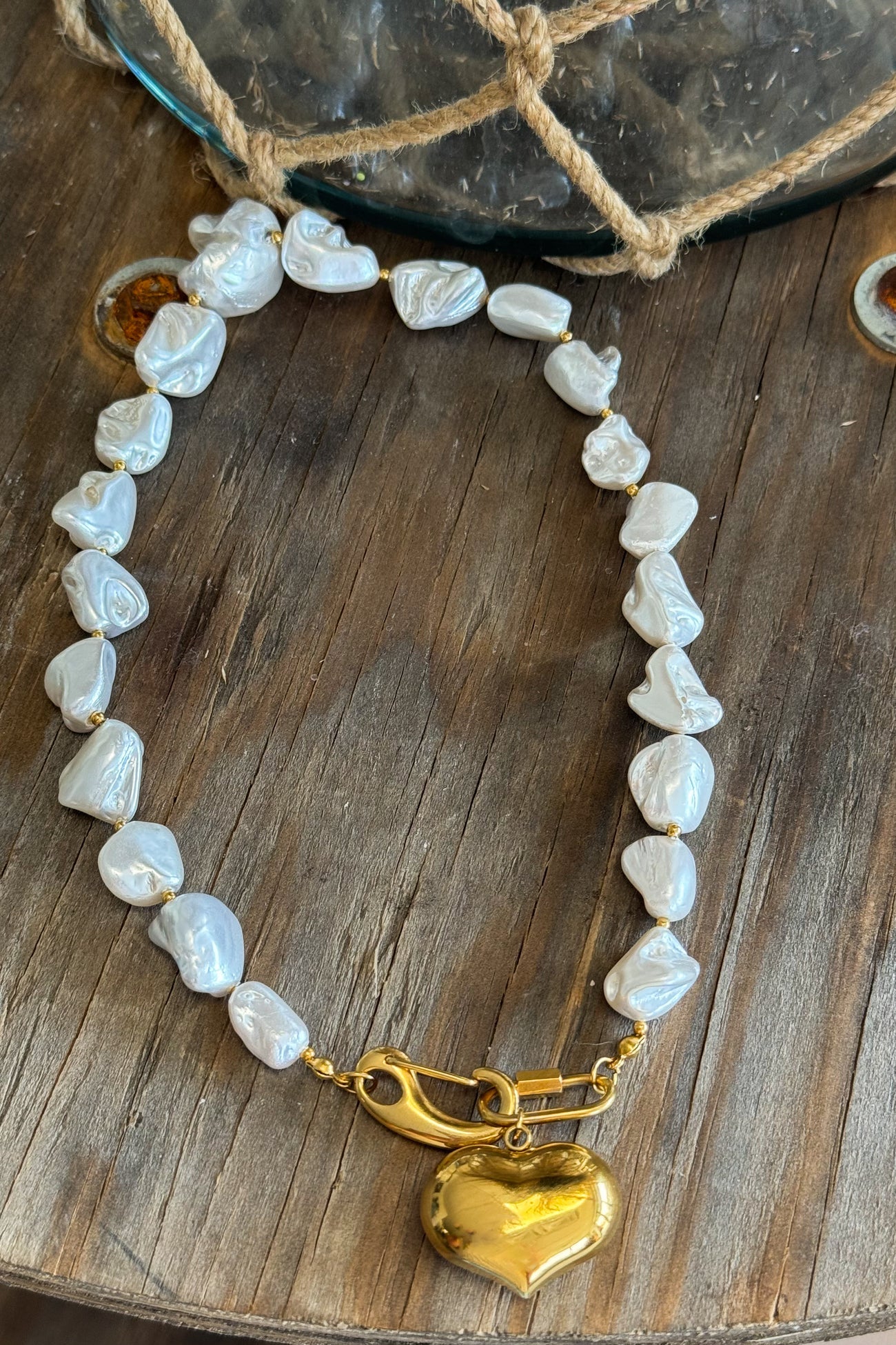 LOVE BY THE SHORE PEARL NECKLACE