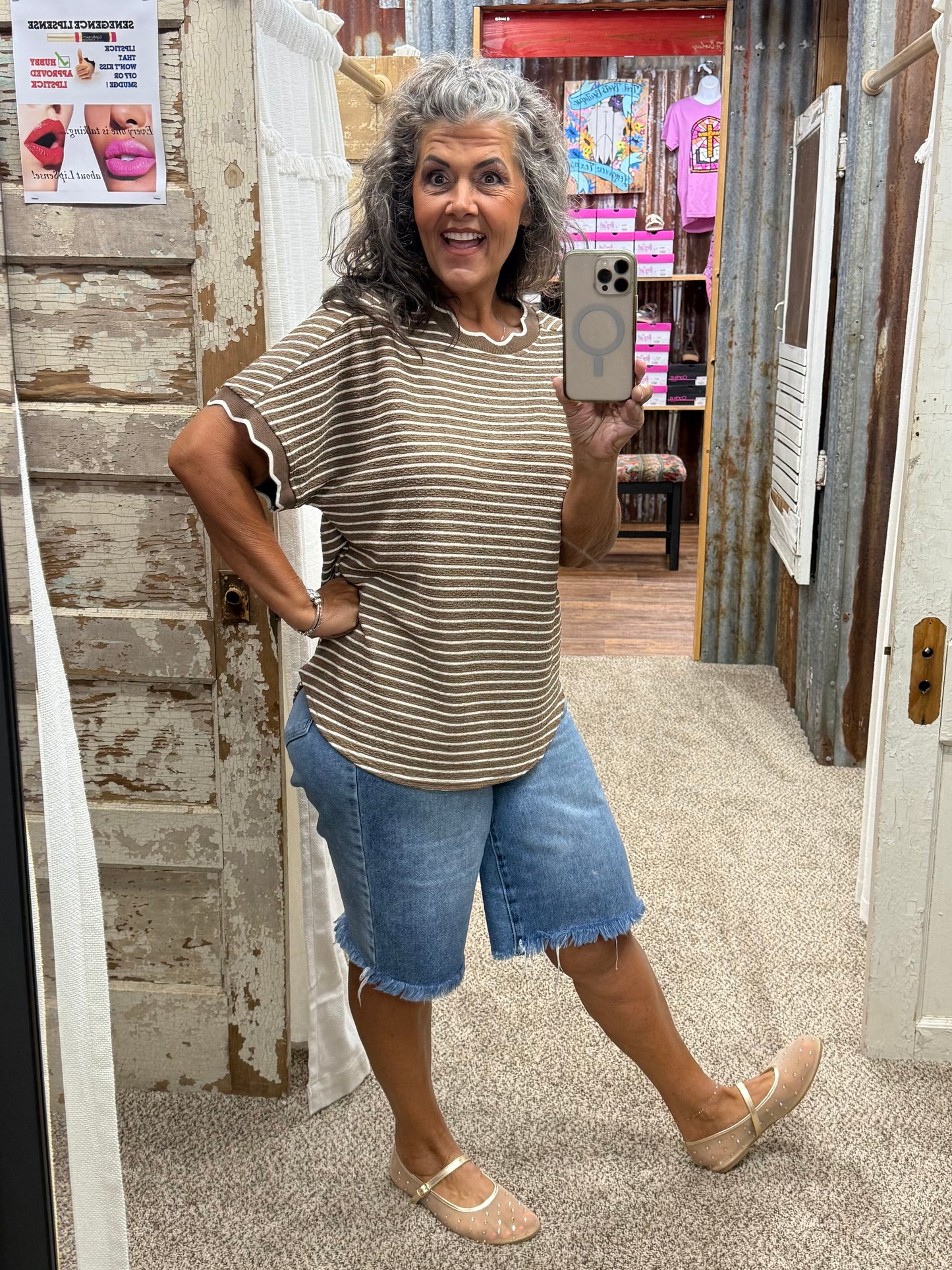 Scallop Trim Stripe Knit Top: MOCHA STRIPE