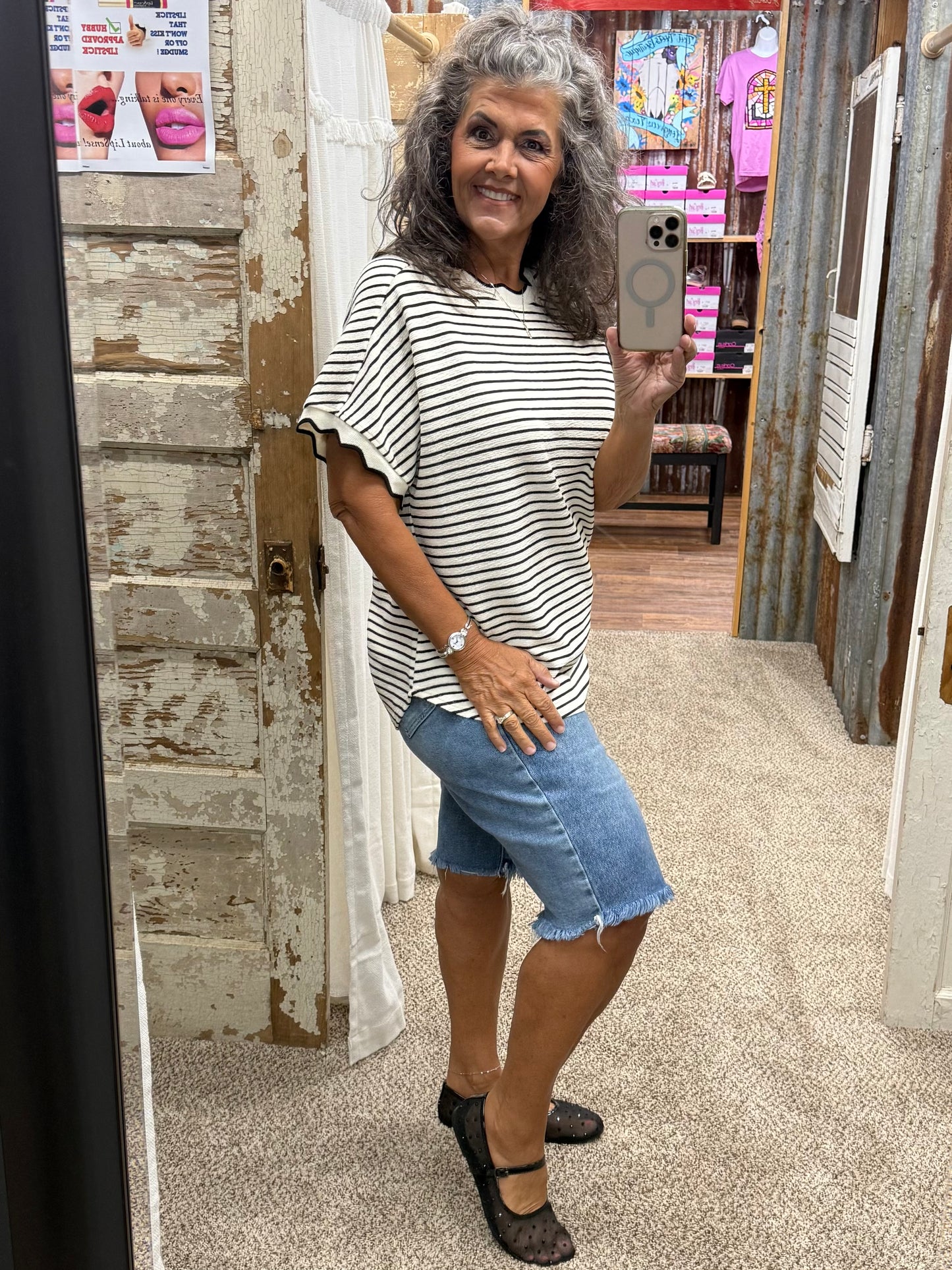 Scallop Trim Stripe Knit Top: WHITE STRIPE
