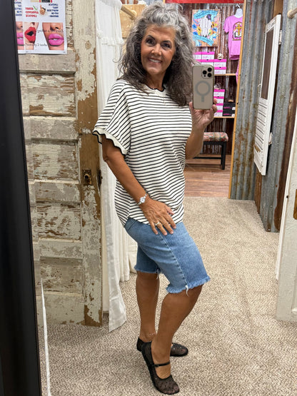 Scallop Trim Stripe Knit Top: WHITE STRIPE