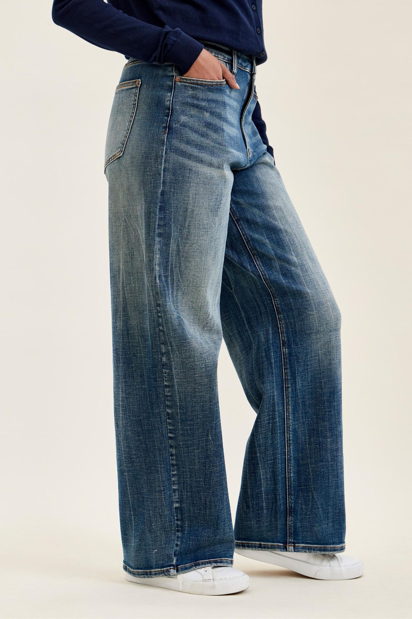 Judy Blue HW WILHELMINA Baggy MD Vintage Blast Jeans 881157