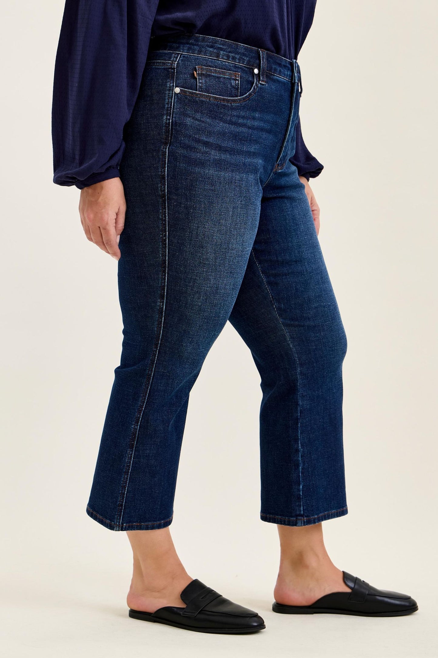Judy Blue HW T.C. Amy Kick Flare DK Rustic Indigo Jeans 881170