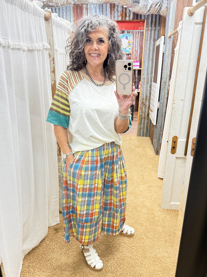 PLAID WOVEN WIDE LEG CAPRI PANTS