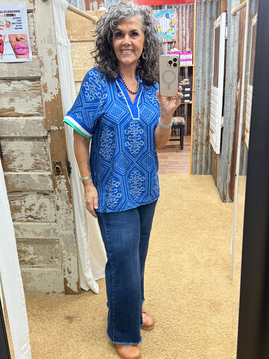 UMGEE Ocean Mix Geometric Print Top w/ Contrast Trim