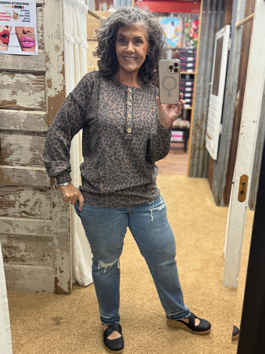 LONG SLEEVE URBAN RIBBED BUTTON FRONT ANIMAL TOP