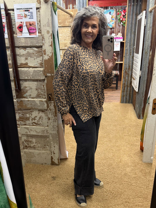 LONG SLEEVE ROUND NECK ANIMAL URBAN RIB TOP