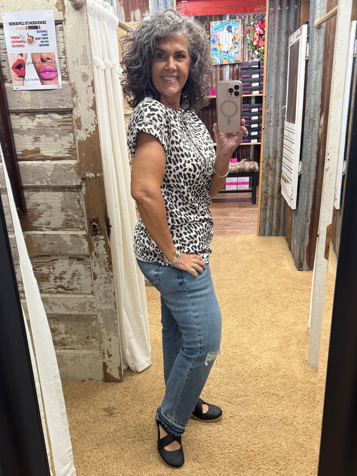 BEIGE SHORT SLEEVE URBAN RIBBED ANIMAL BUTTON UP TOP