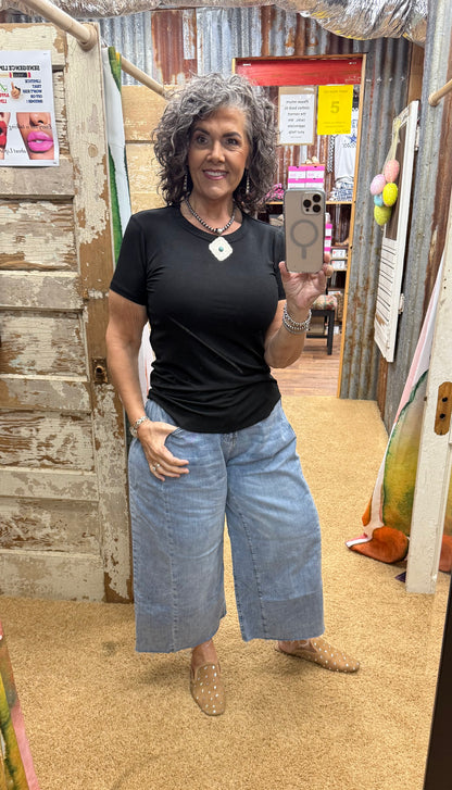 Black Ribbed Curved Hem Round-Neck Tee