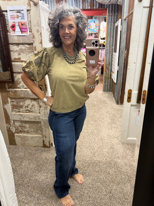 Easel Bubble Sleeve Mineral Wash Top - Olive