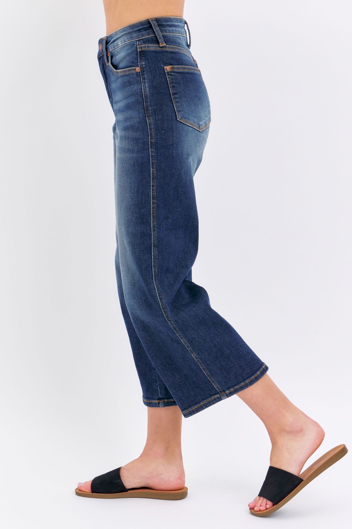 Judy Blue Mid Rise "TUMMY CONTROL" Crop Wide Leg Jeans 88876