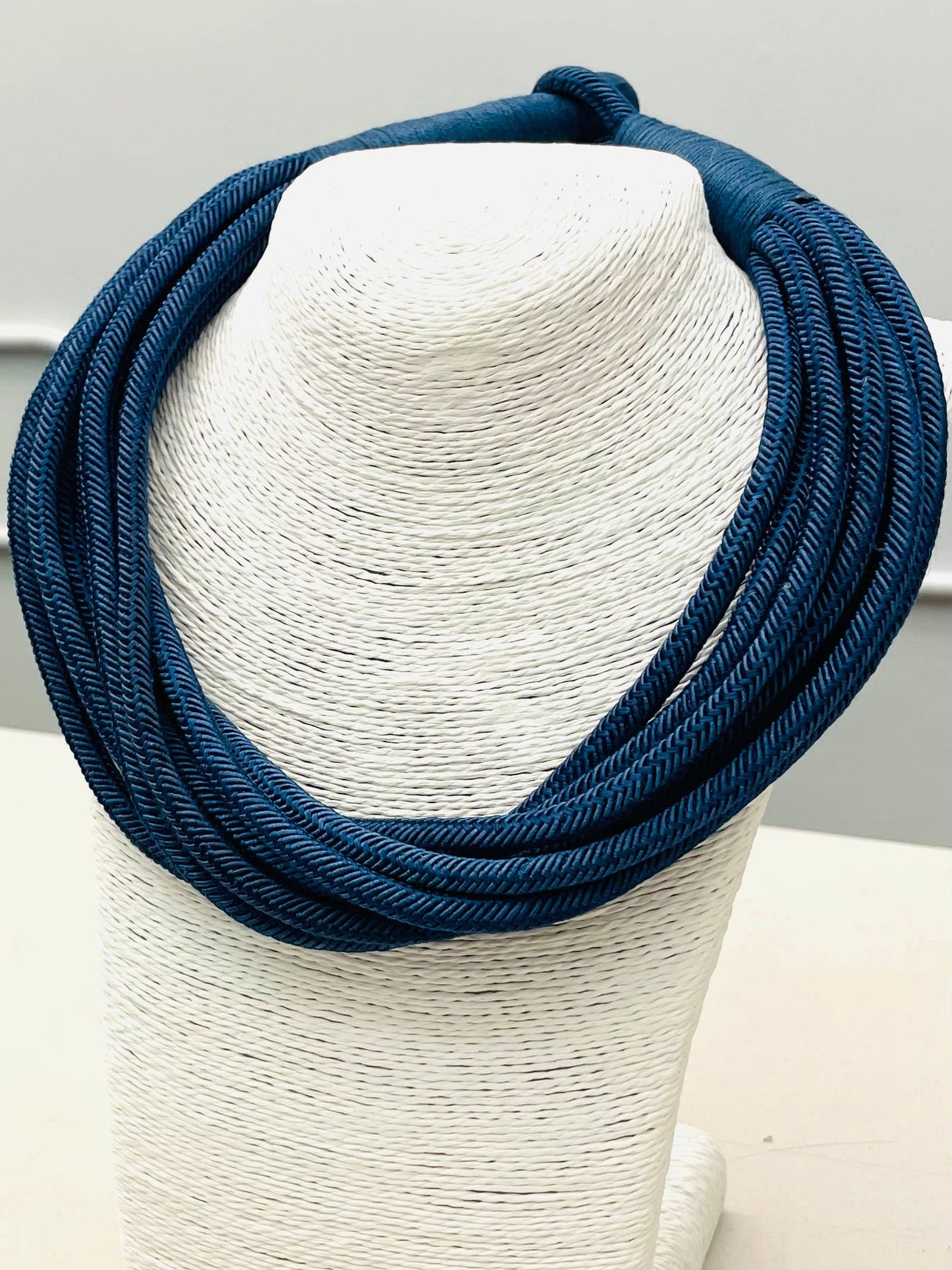 "Original" Slub 8-Strand Necklace (navy)