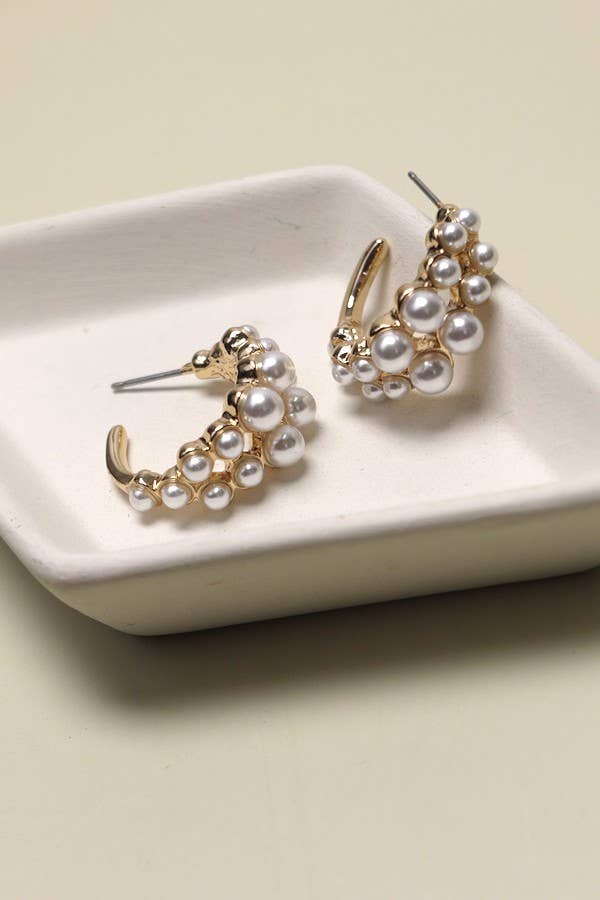 DOUBLE ROW PEARL MINI HUGGIE HOOP EARRINGS | 31E03627: Gold