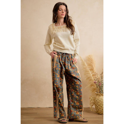 WASHED FLORAL DENIM SIDE LACE TRIM ELASTIC PANTS