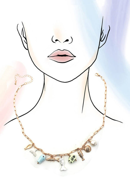 CHARM NECKLACE-OCEAN PORCELAIN FISH SEASHELL | 80N92142: GOLD
