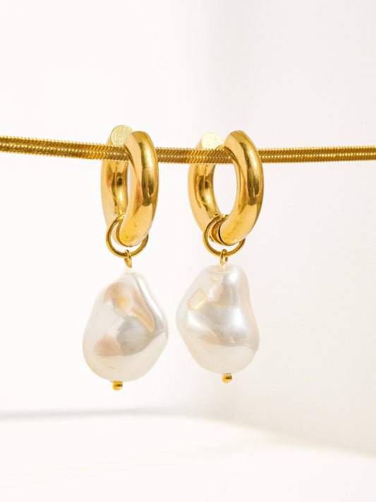 Oceana Gold Statement Large Pearl Earring: Yellow Gold