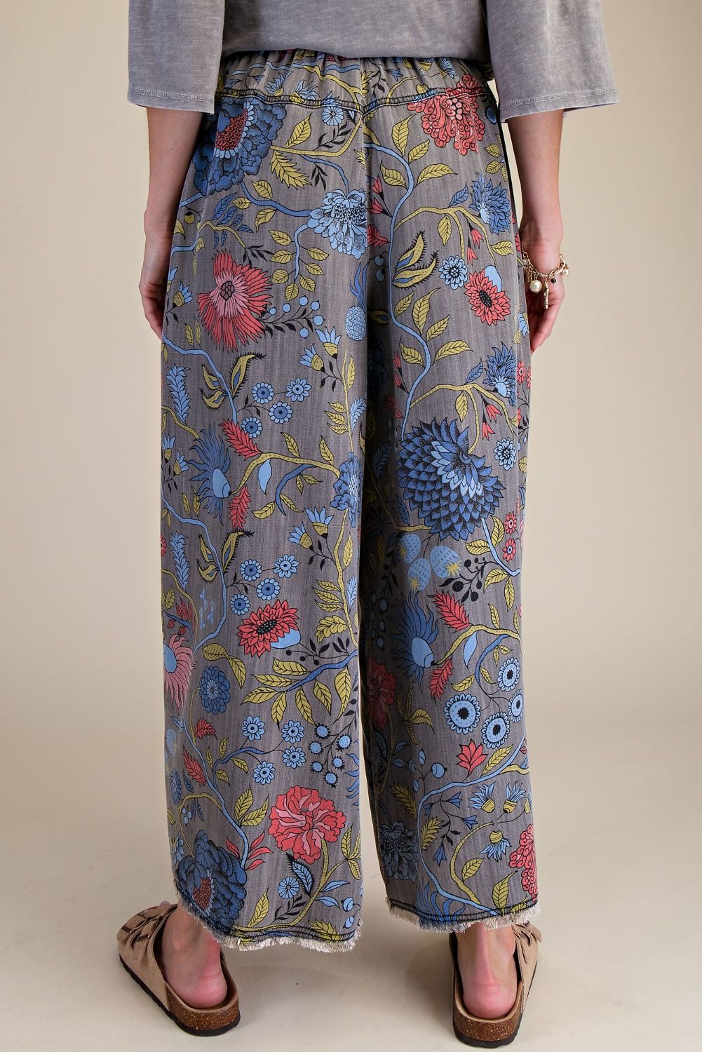 FLORAL PRINT WASHED BLACK CHAMBRAY PANTS