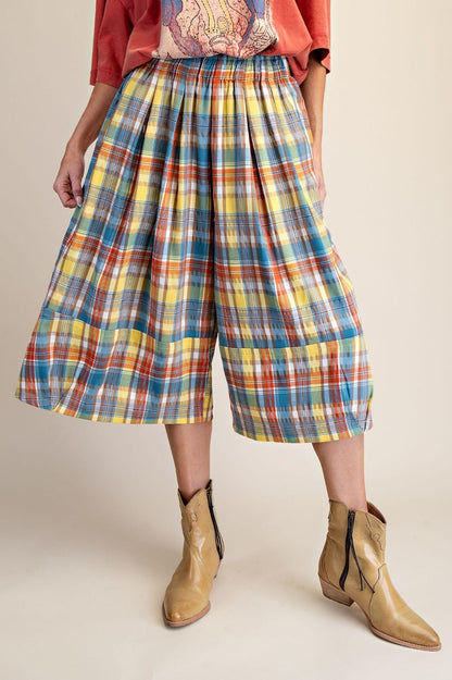 PLAID WOVEN WIDE LEG CAPRI PANTS