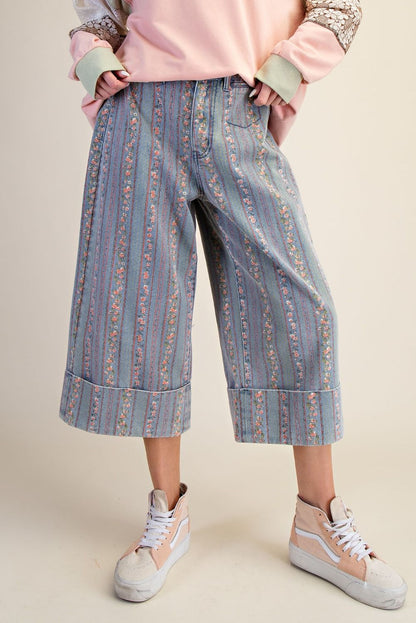 EASEL FLORAL PRINT WASHED DENIM CAPRI PANTS