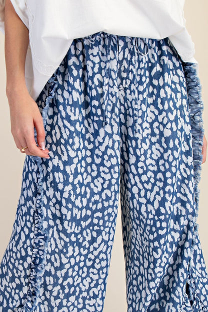 ANIMAL PRINTED CHAMBRAY FRAY DETAILING PANTS
