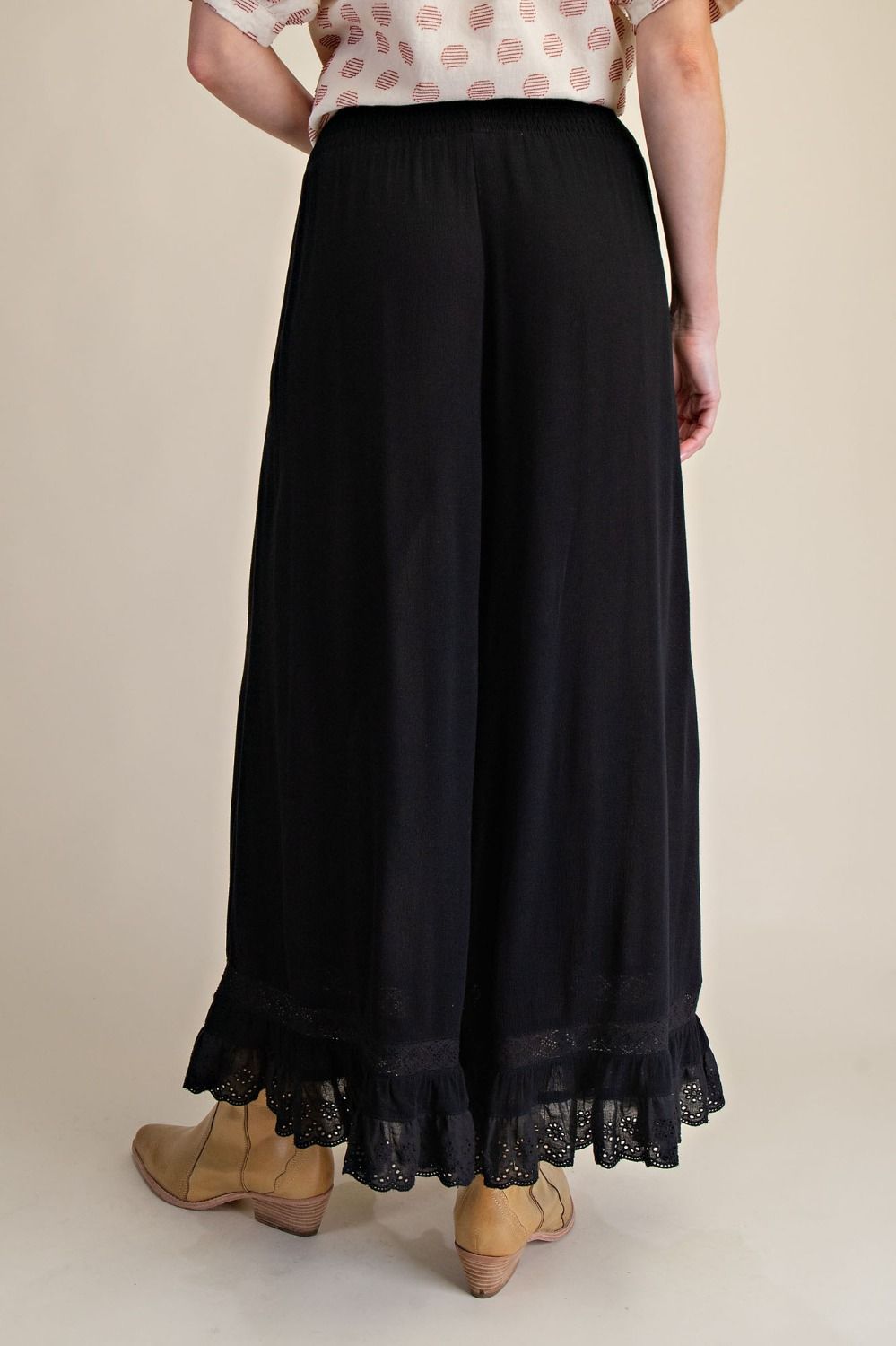 BLACK RUFFLE BOTTOM GAUZE PANTS