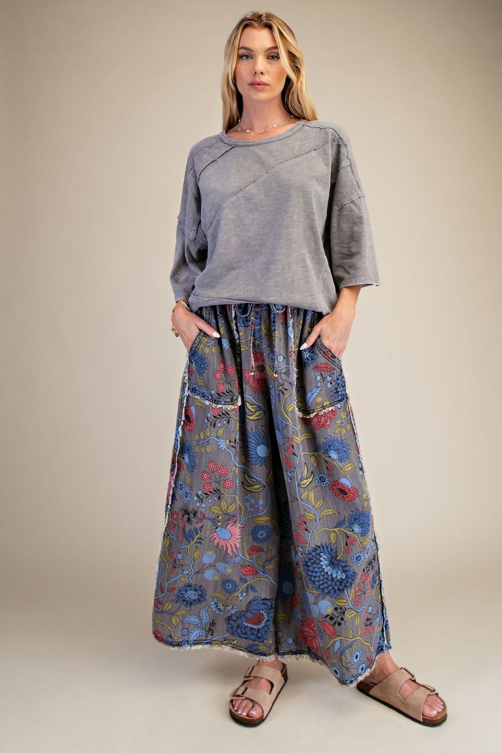 FLORAL PRINT WASHED BLACK CHAMBRAY PANTS