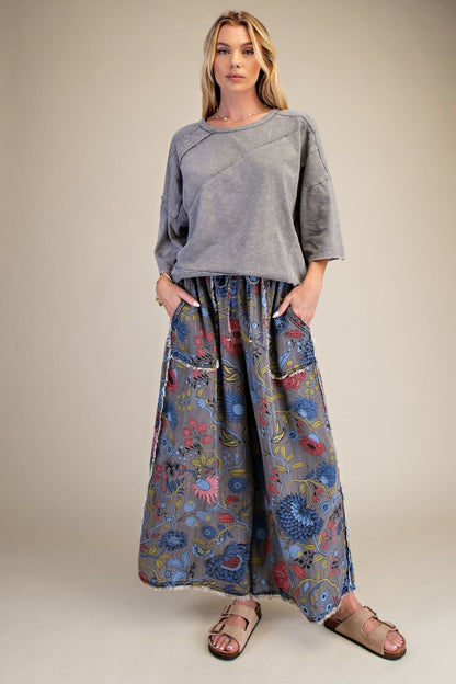 FLORAL PRINT WASHED BLACK CHAMBRAY PANTS