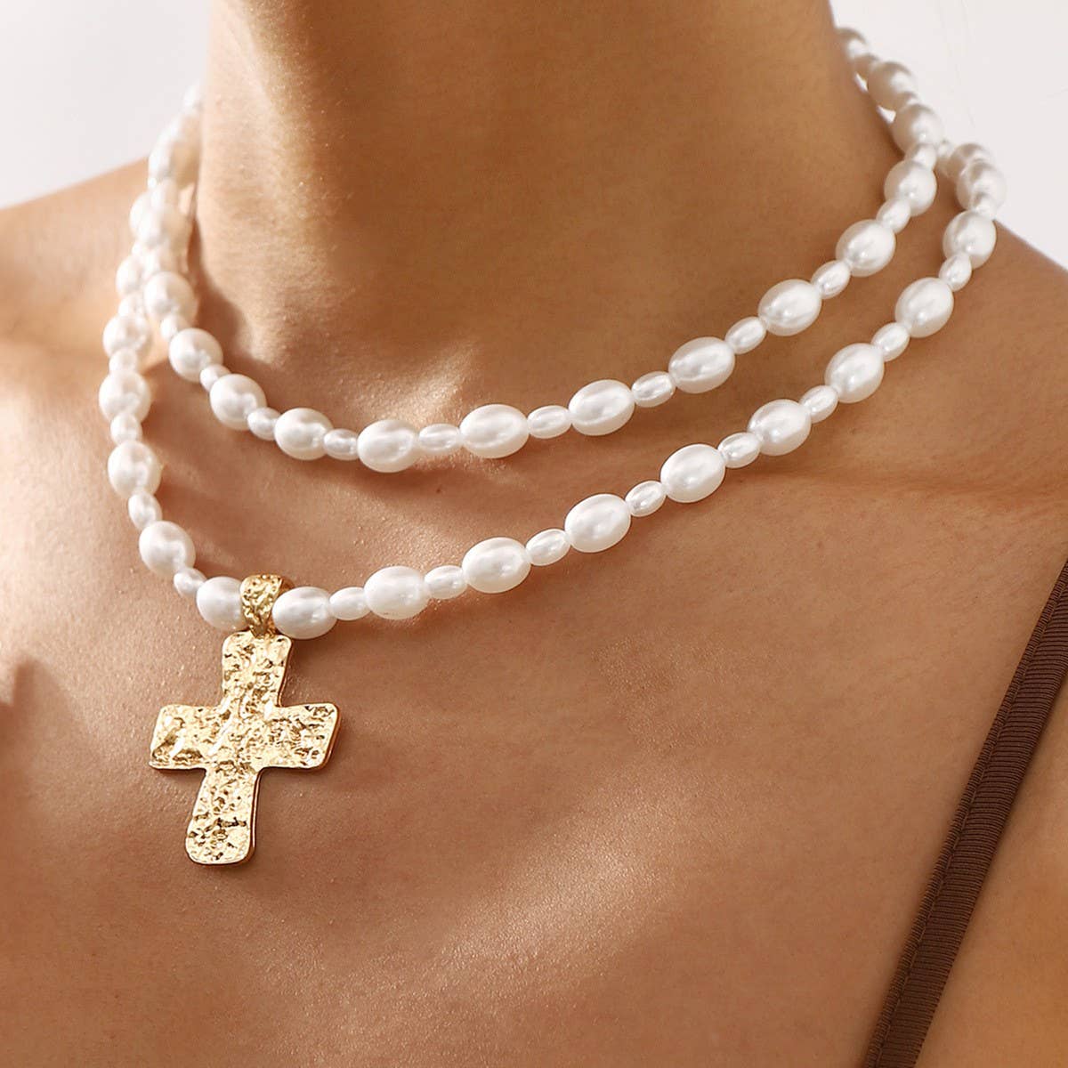 LUSTROUS FAUX PEARL BEADED LAYERED CROSS NECKLACE | 40NK9552: GOLD