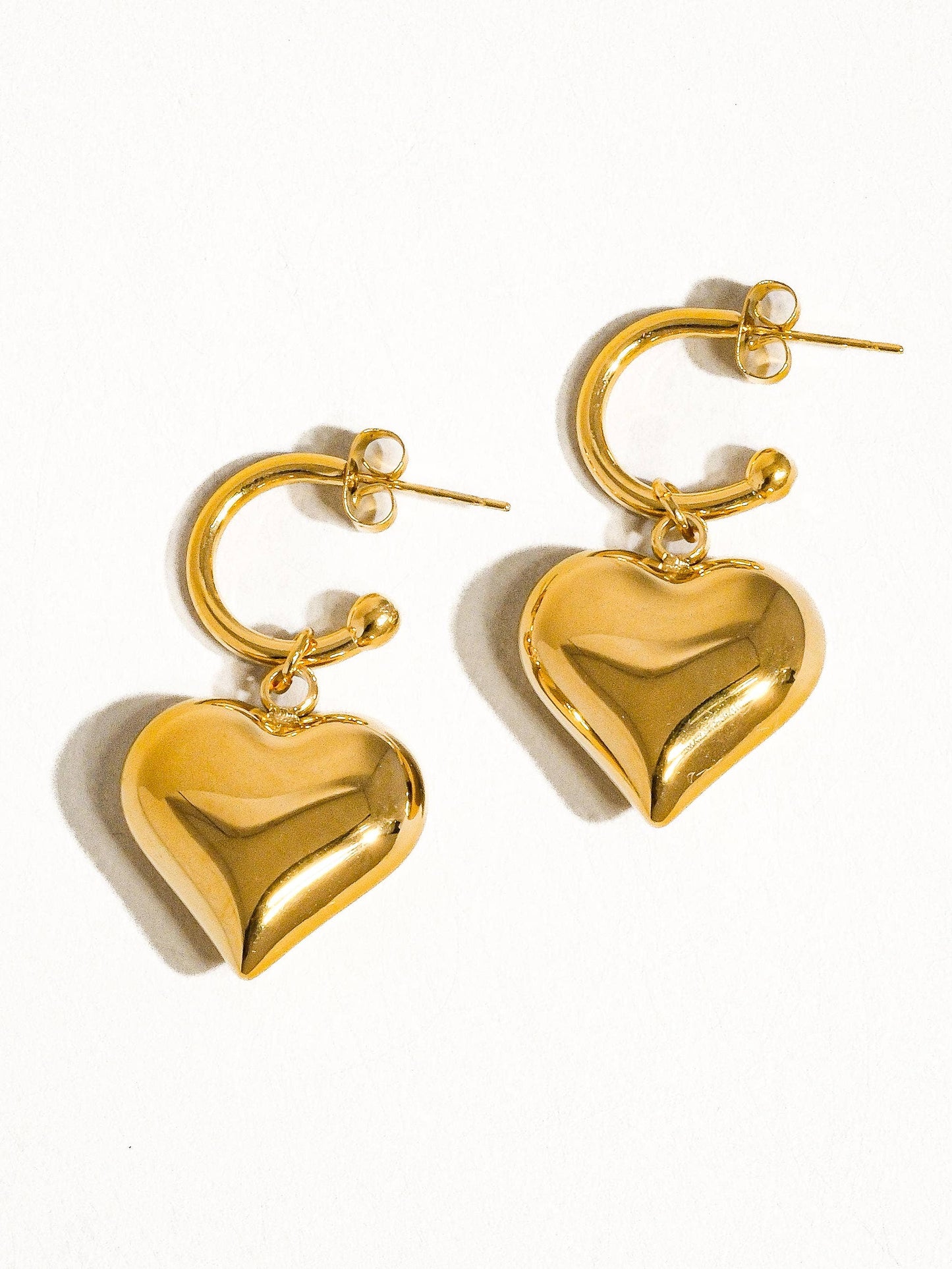 Viona 18K Non-Tarnish Dangle Heart Earring: Yellow Gold