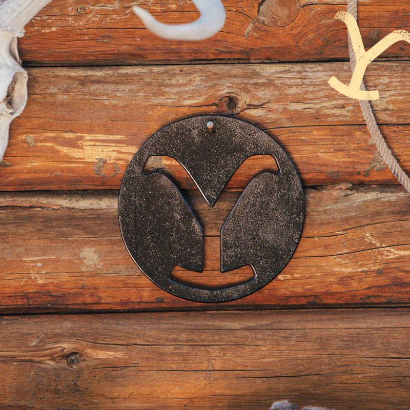 Lodge Yellowstone™ 8 Inch Seasoned Cast Iron “Power Y” Trivet