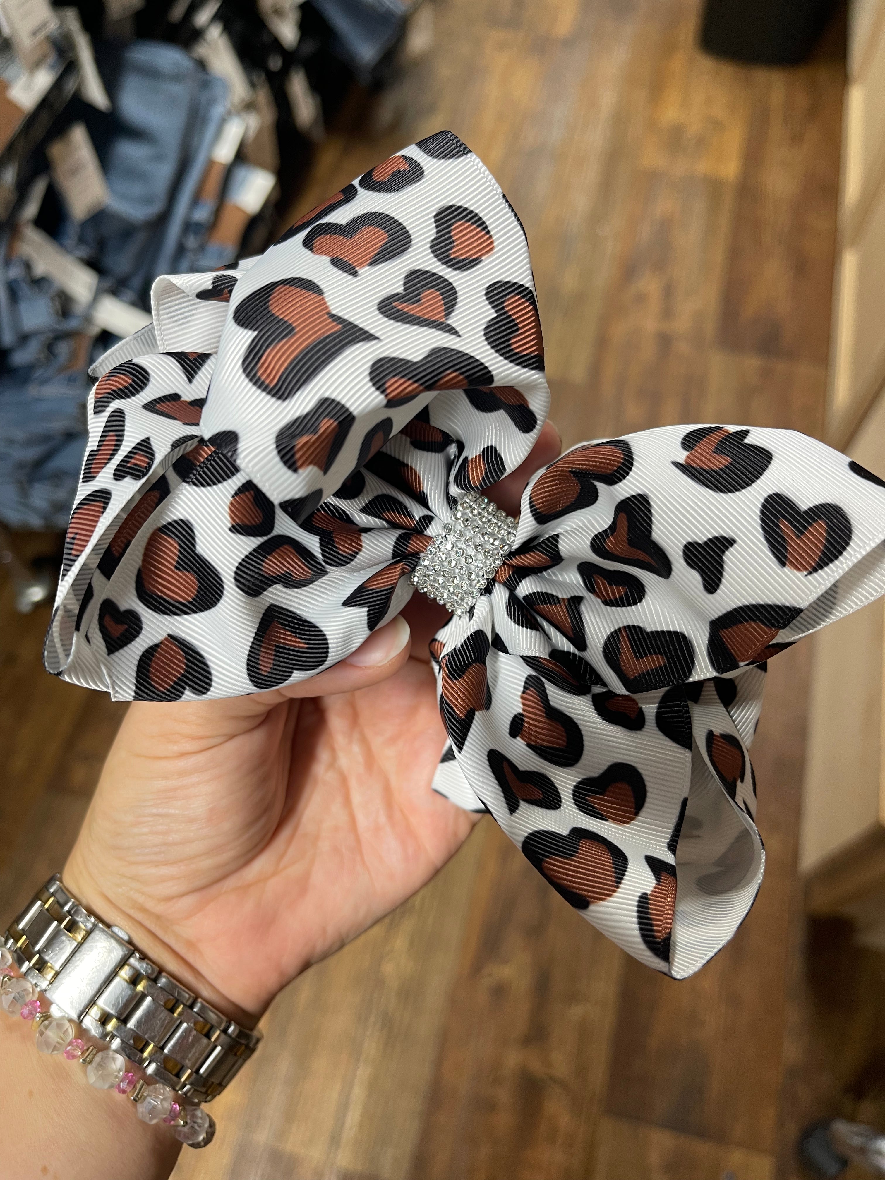 Fierce Leopard Bow – Toot Toot's Boutique